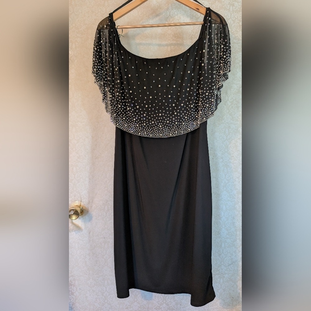 Roz & Ali Little Black Dress With Sheer Beaded Cape Neck Sleeve Detail Sz.Large - Picture 16 of 16